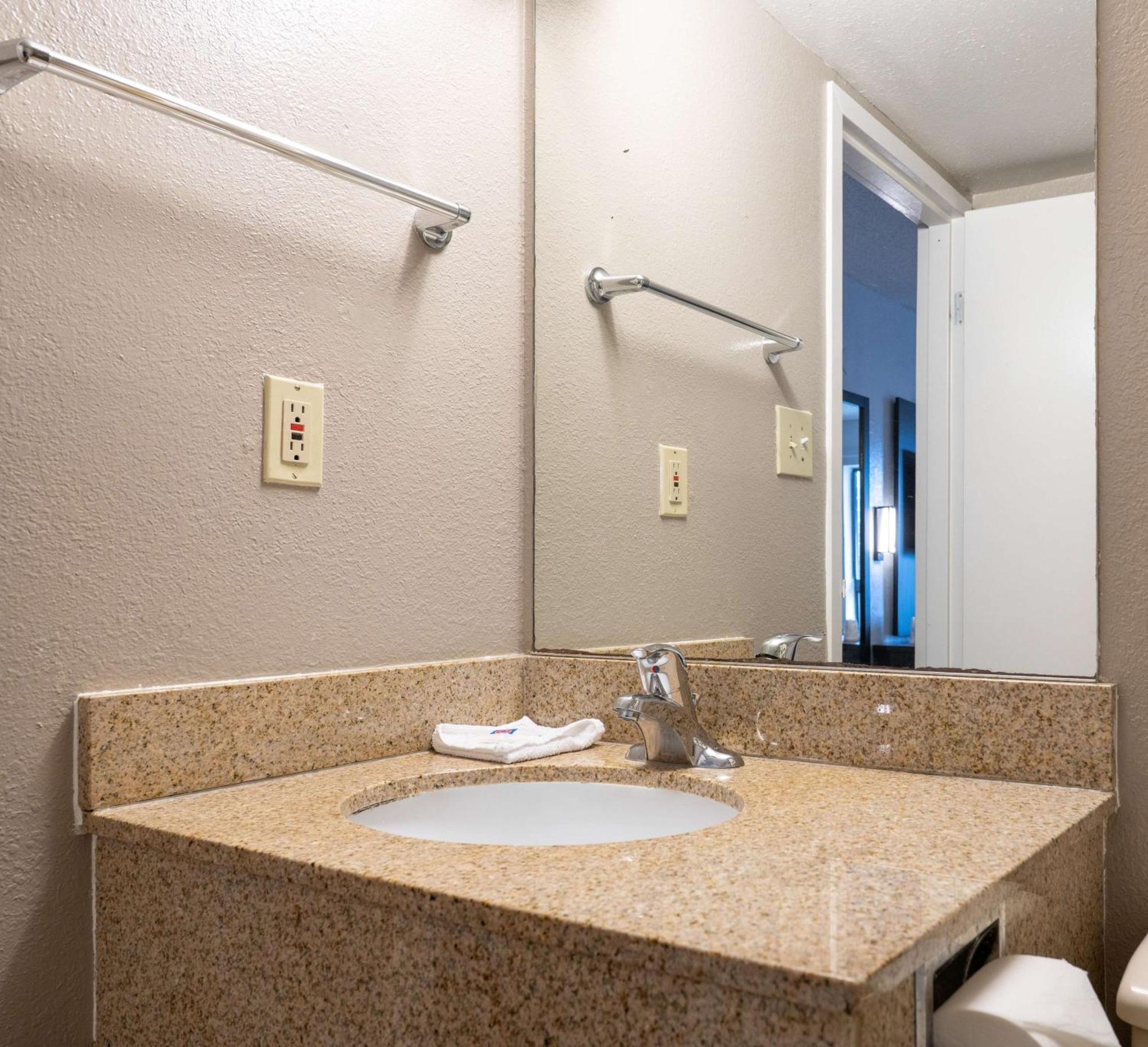 Motel 6-Branford, Ct - New Haven Eksteriør bilde