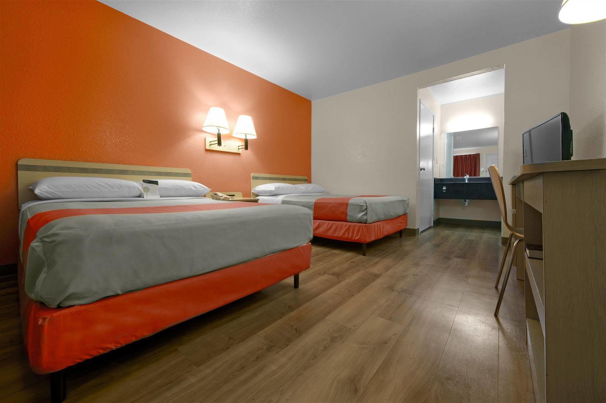 Motel 6-Branford, Ct - New Haven Eksteriør bilde