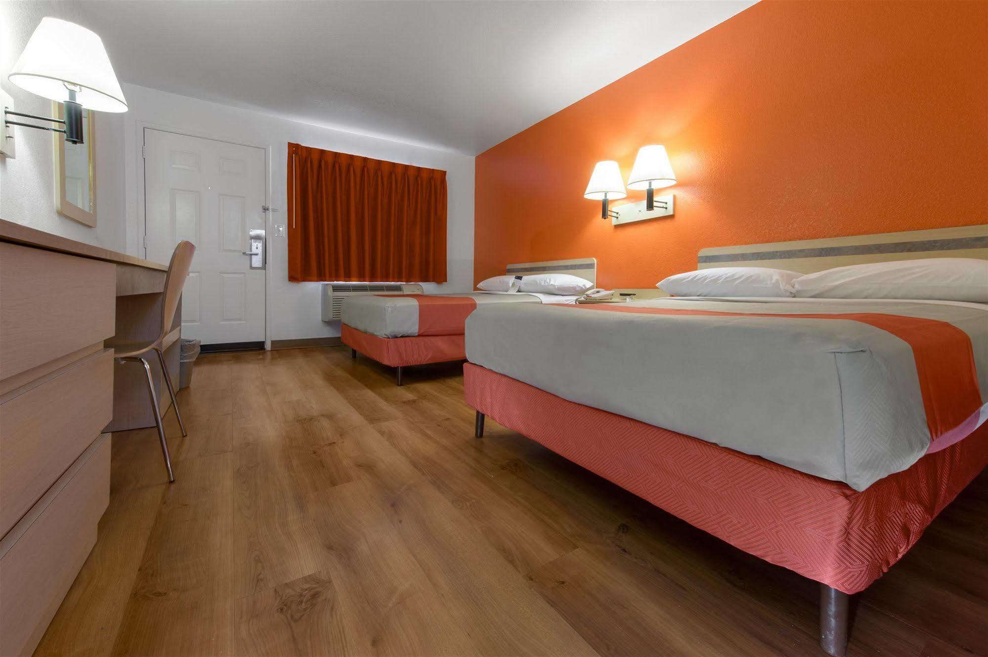 Motel 6-Branford, Ct - New Haven Eksteriør bilde
