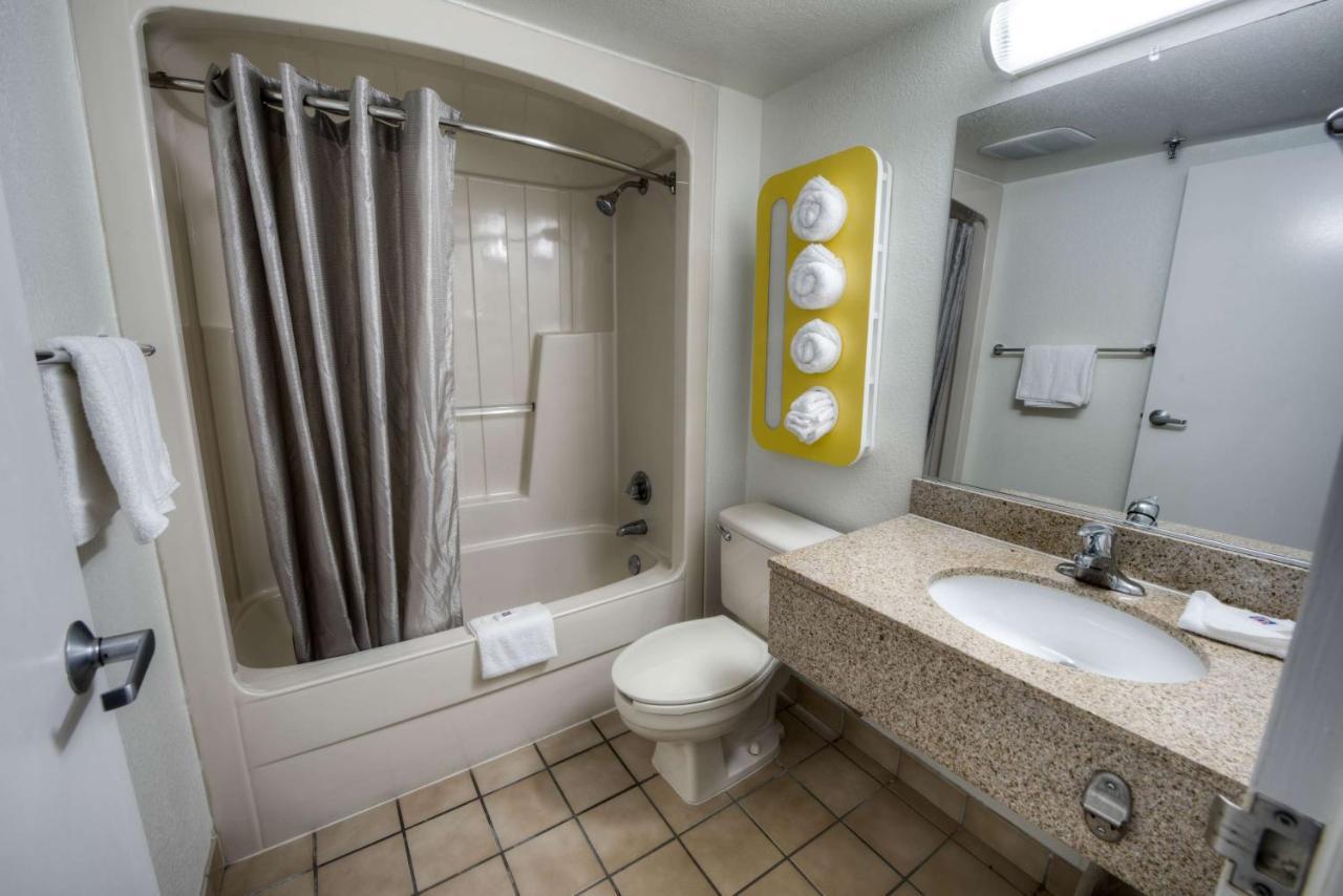 Motel 6-Branford, Ct - New Haven Eksteriør bilde