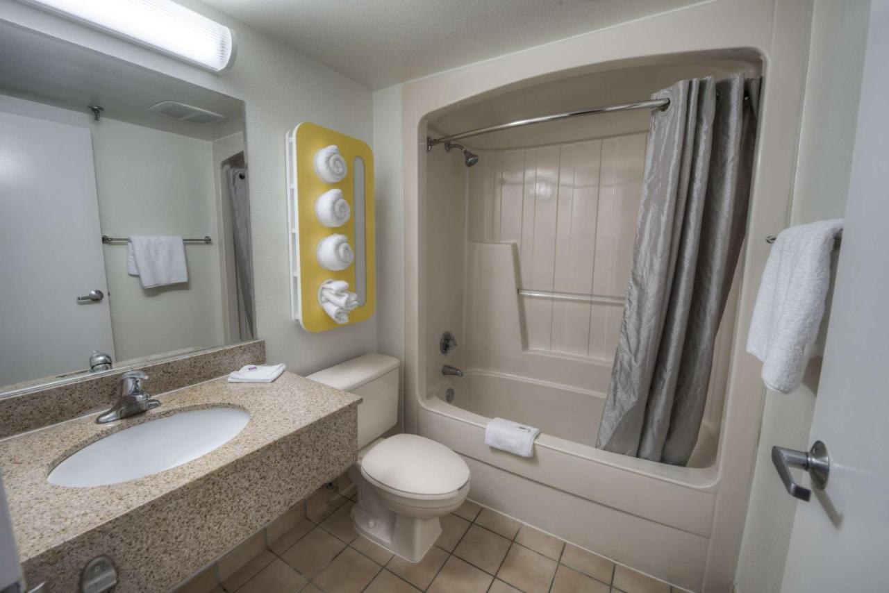 Motel 6-Branford, Ct - New Haven Eksteriør bilde