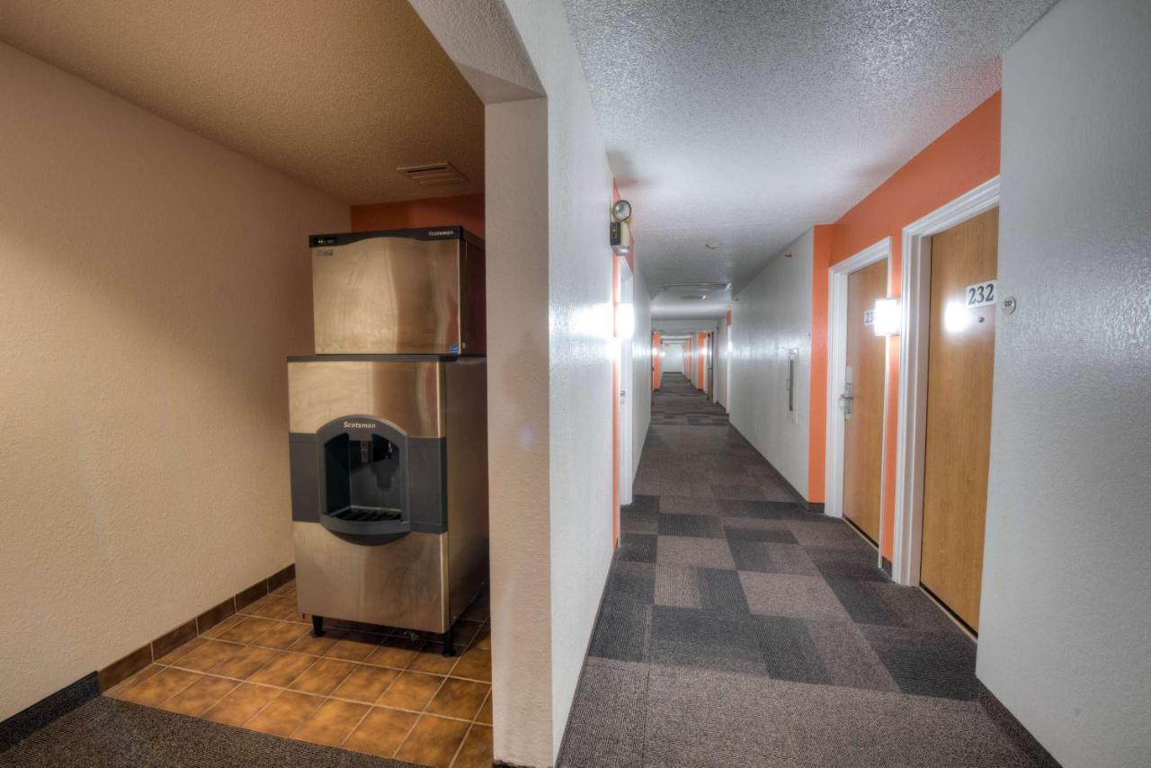 Motel 6-Branford, Ct - New Haven Eksteriør bilde